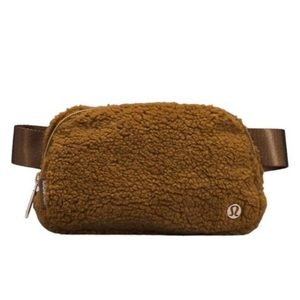 LuLuLemon Athletica NWT Fleece Everywhere Belt Bag Brown